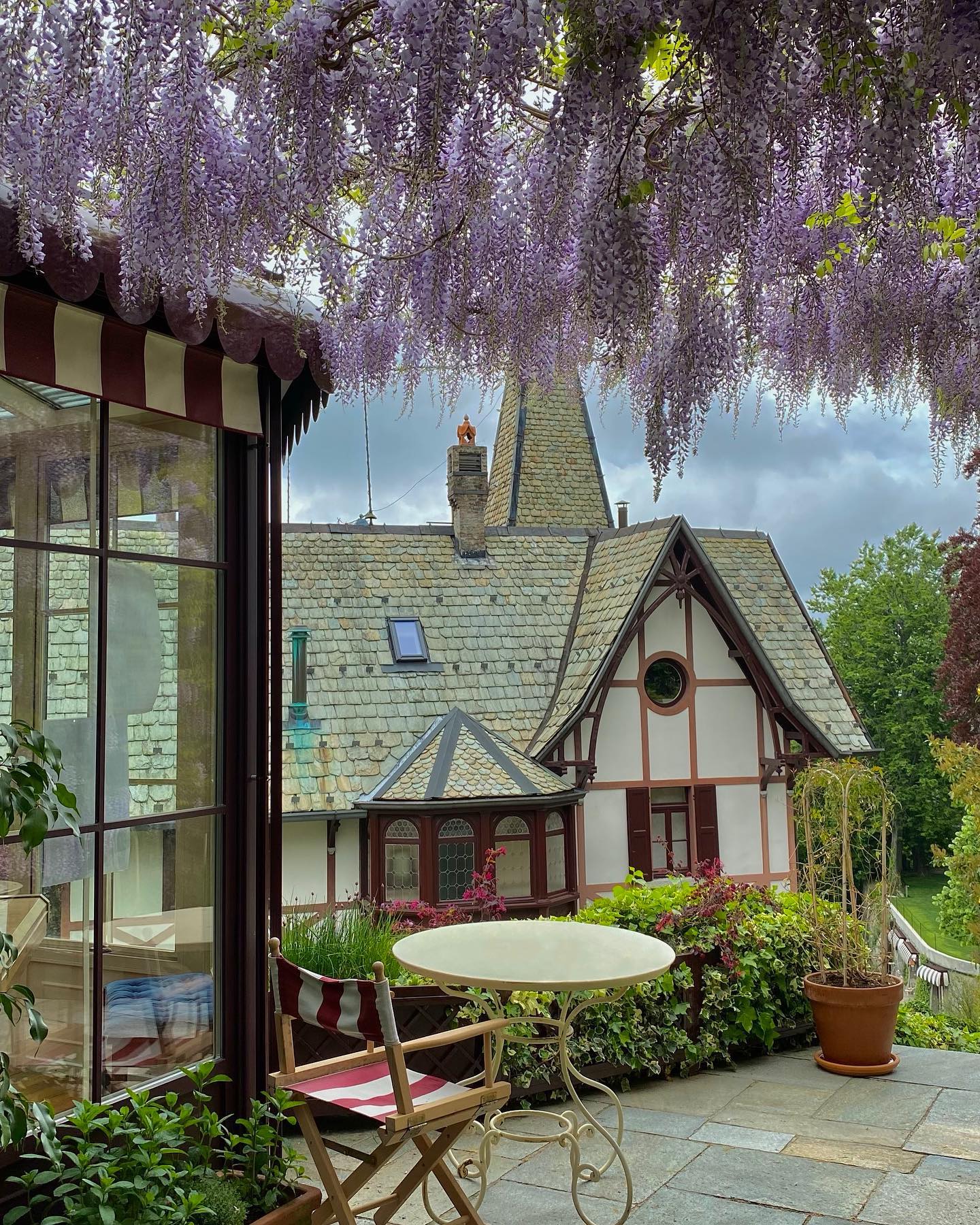 Garden and outdoor dining area